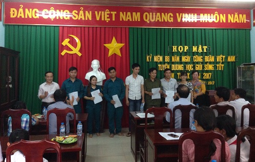7-28-2017 Xuân Tân họp mặt kỷ niệm 88 năm ngày thành lập Công đoàn (B).JPG