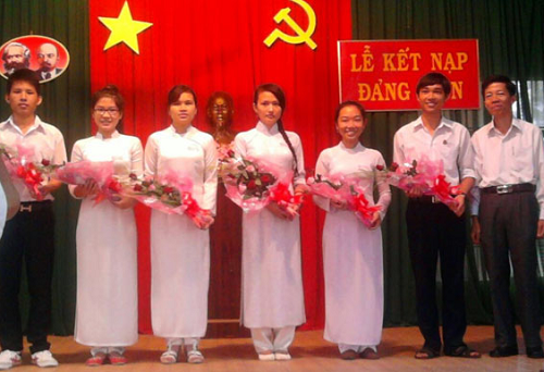 171121 MINH HUỆ DANH LỘC Phát triển đảng tại THPT Long Khánh.bmp