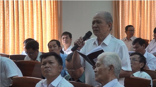 Ông Đỗ Bá Tạo - cử tri P.Xuân Hòa phát  biểu ý kiến tại hội nghị.jpg