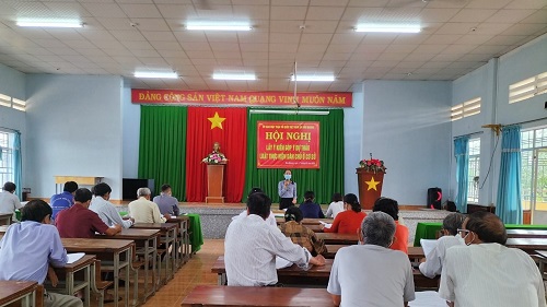 Bà Lương Thị Bảo Thùy, Chủ tịch Ủy ban MTTQ Việt Nam xã thông qua Dự thảo Luật thực hiện dân chủ ở cơ sở.jpg