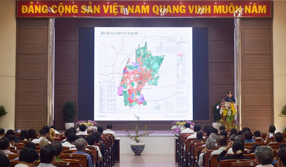 1. HOI NGHI PHAT DONG PHONG TRAO THI DUA LAP QUY HOACH (1) 1.jpg