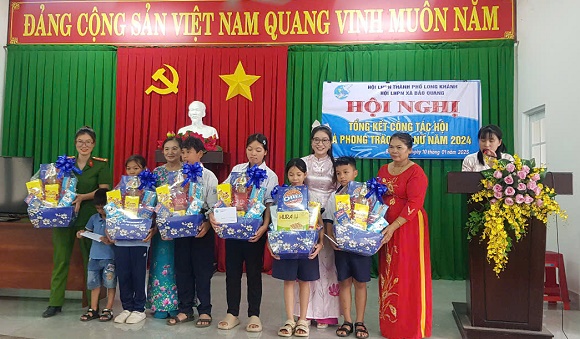 2. ( đăng) SOI NOI CAC HOAT DONG CHAM LO TET 2.jpg