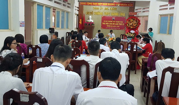 2. DAI HOI CHI BO TRUONG THPT HOANG DIEU 1.jpg
