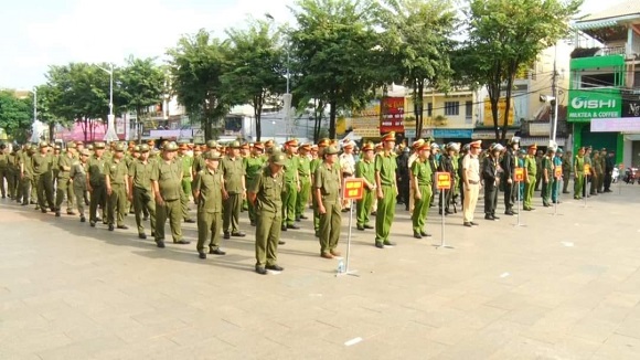 2. LE RA QUAN PHUONG AN TUAN TRA LUC LUONG 161 CONG AN THANH PHO LONG KHANH 5.jpg