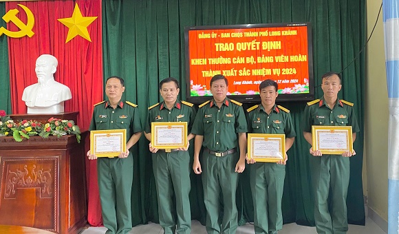 2. Đảng ủy - Ban CHQS thành phố Long Khánh 3.jpg