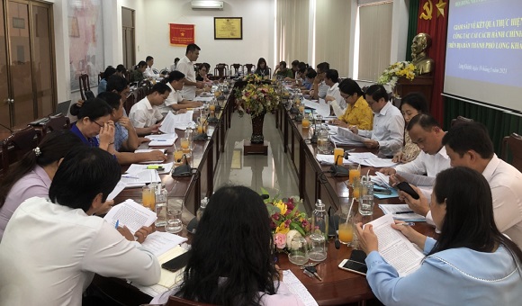 230519 Chủ tịch HĐND tỉnh Thái Bảo giám sát công tác cải cách hành chính (CCHC) trên địa bàn TP.Long Khánh 2.jpg