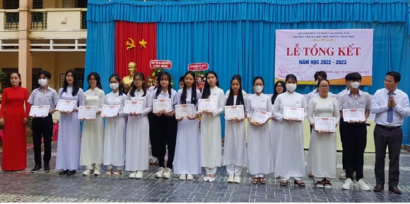 230526 Trường THPT Trần Phú tổng kết năm học 2022-2023 2.jpg