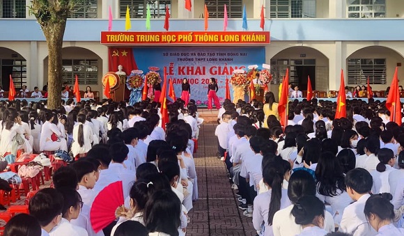 230905 Trường THPT Long Khánh chào mừng năm học mới 1.jpg