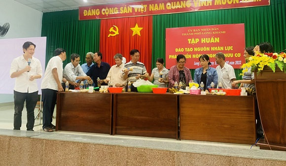 230920 Lớp tập huấn phát triển nông nghiệp hữu cơ và tái chế rác hữu cơ bảo vệ môi trường 3.jpg