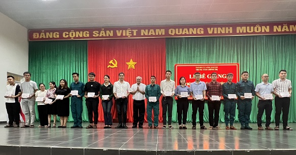 230928 74 đảng viên hoàn thành chương trình dành cho đảng viên mới khoá I, năm 2023 2.jpg
