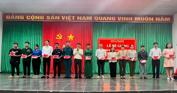 230928 74 đảng viên hoàn thành chương trình dành cho đảng viên mới khoá I, năm 2023 3.jpg