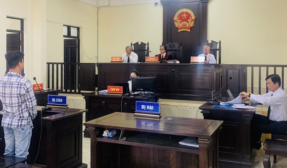 240301 Tòa án Nhân dân TP.Long Khánh xét xử vụ án trốn thuế liên quan đến chuyển nhượng quyền sử dụng đất.jpg