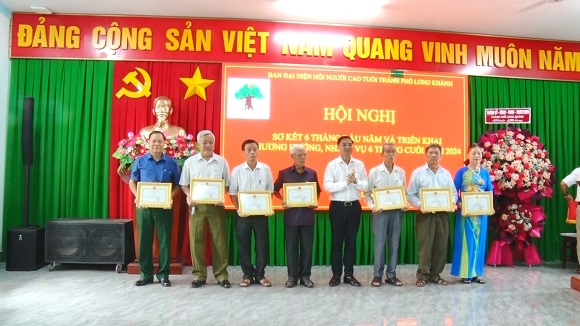 240625 Hội Người cao tuổi Thành phố kỷ niệm 83 năm ngày thành lập Hội NCT Việt Nam 3.jpg