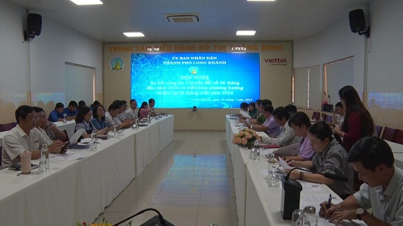 2B. Long Khánh - Hội nghị sơ kết công tác chuyển đổi số 6 tháng đầu năm 2024 (3) 1.jpg