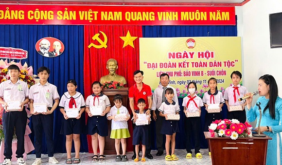 3. NGAY HOI DAI DOAN KET TOAN DAN TOC LIEN KHU PHO BAO VINH B - SUOI CHON - PHUONG BAO VINH 3.jpg