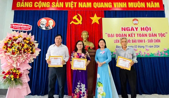 3. NGAY HOI DAI DOAN KET TOAN DAN TOC LIEN KHU PHO BAO VINH B - SUOI CHON - PHUONG BAO VINH 4.jpg