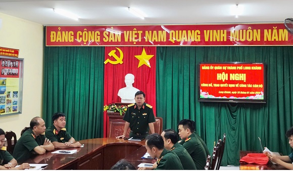 5. ĐẢNG ỦY QUÂN SỰ THÀNH PHỐ LONG KHÁNH CÔNG BỐ 1.jpg