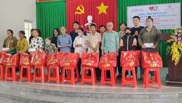 8. HOI CHU THAP DO TANG 80 PHAN QUA TET 2025 2.jpg