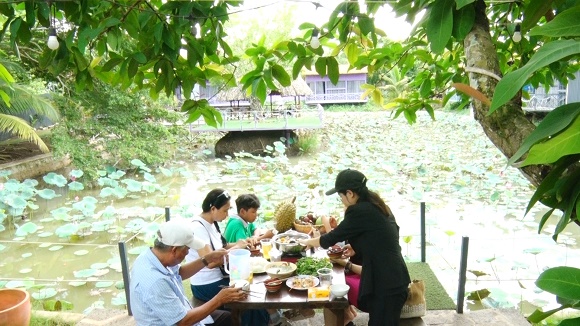 8. P,SU DU LICH VUON HOMESTAY LONG KHANH QUE EM DIEM DEN THU VI CHO DU KHACH 5.jpg