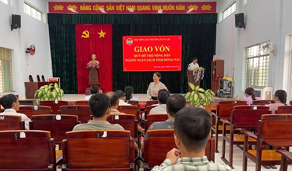 Hội Nông dân tỉnh Đồng Nai giải ngân nguồn vốn Quỹ hỗ trợ nông dân tại TP.Long Khánh 1.jpg