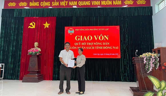 Hội Nông dân tỉnh Đồng Nai giải ngân nguồn vốn Quỹ hỗ trợ nông dân tại TP.Long Khánh 2.jpg