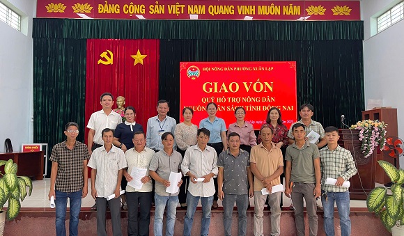 Hội Nông dân tỉnh Đồng Nai giải ngân nguồn vốn Quỹ hỗ trợ nông dân tại TP.Long Khánh 3.jpg