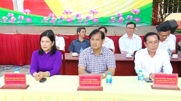 LANH DAO THANH UY -HDND - MTTQ THAM DU.jpg
