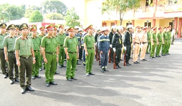 LUC LUONG CONG AN THAM DU.jpg