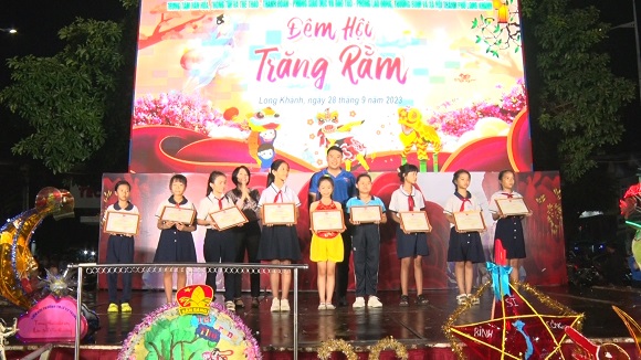 Đêm hội trăng rằm năm 2023 2 6.jpg