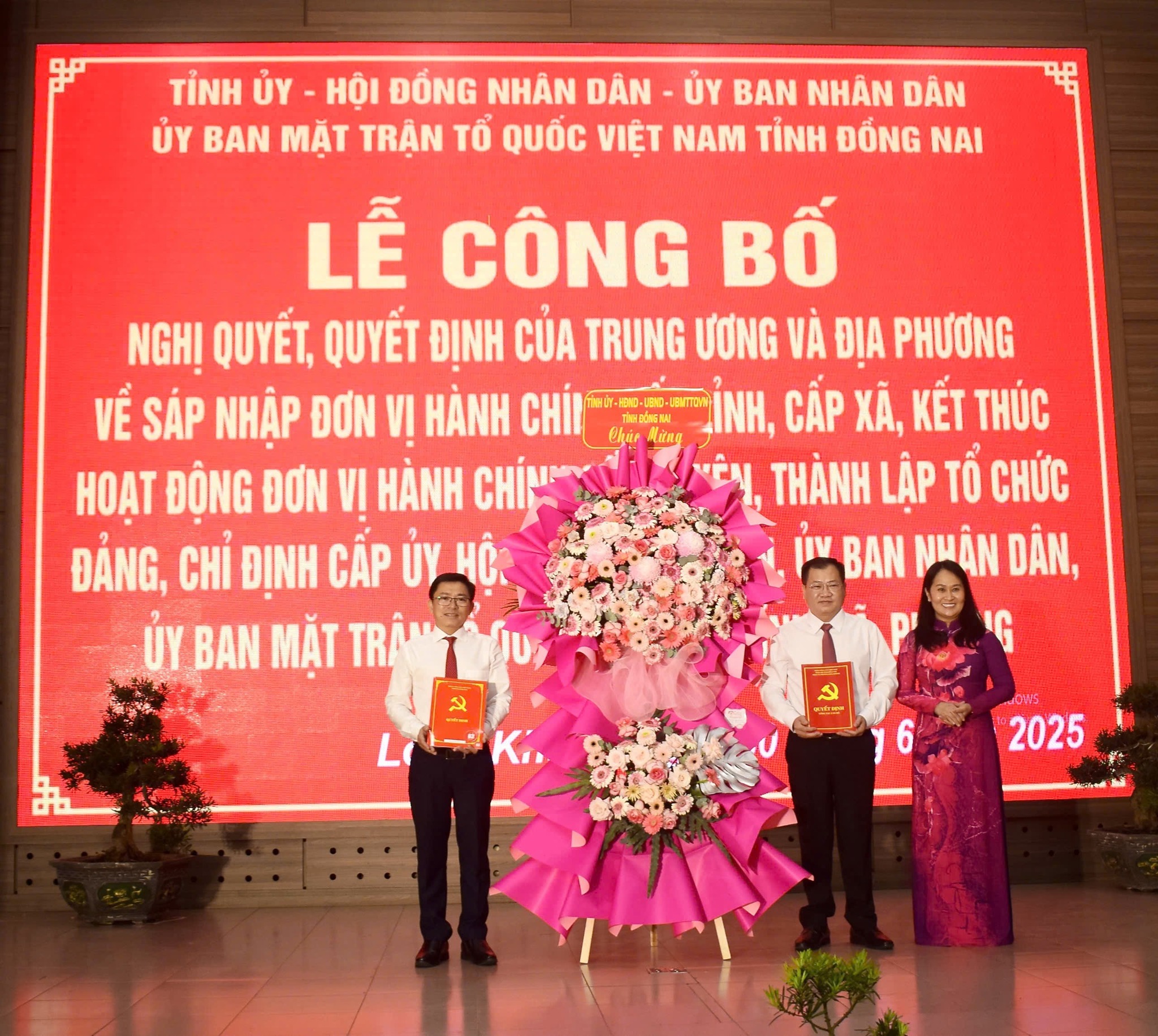 Đại biểu lãnh đạo phường Long Khánh